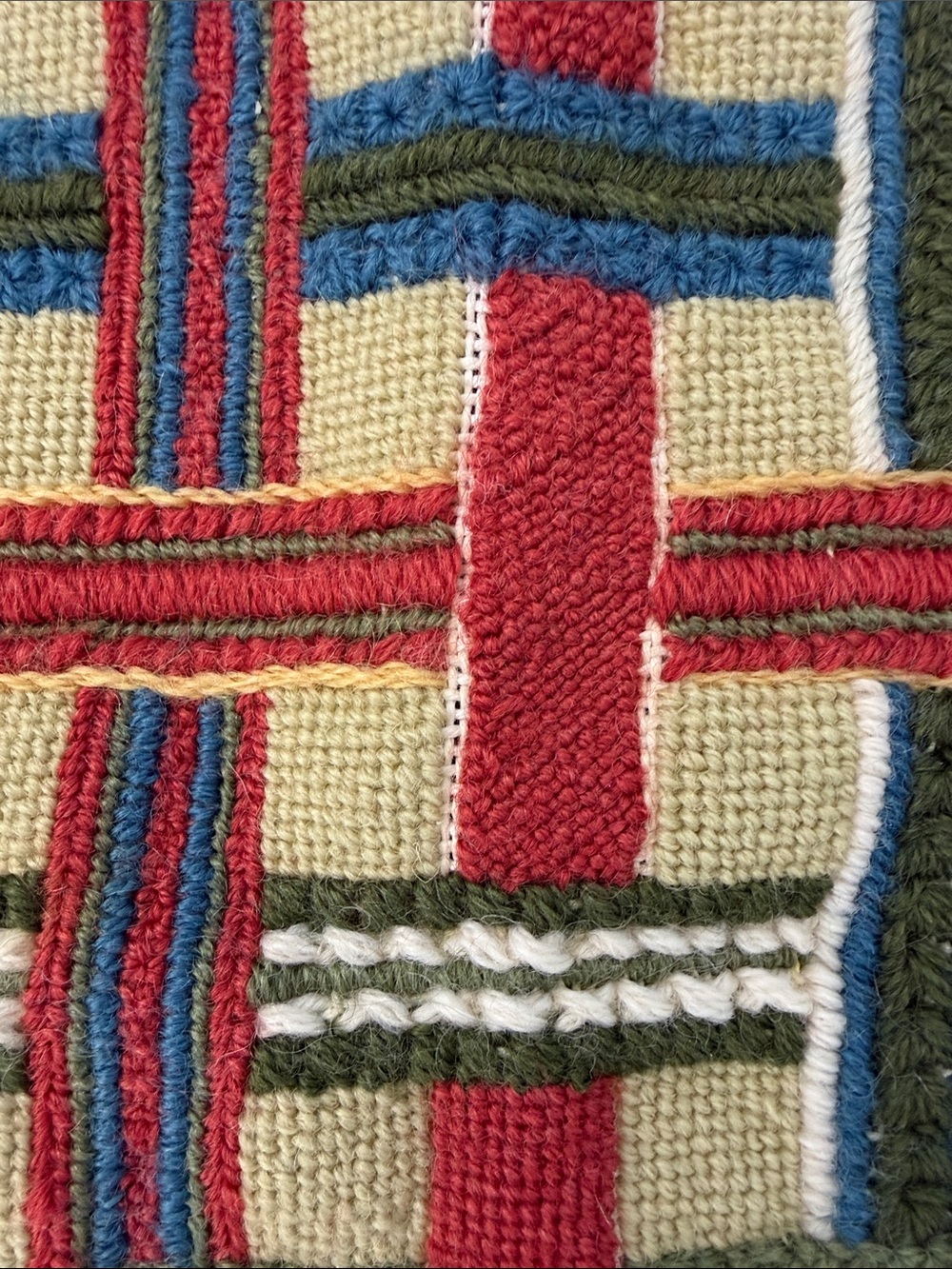 Incomplete Vintage plaid/patchwork Needlepoint - Picture 4 of 14